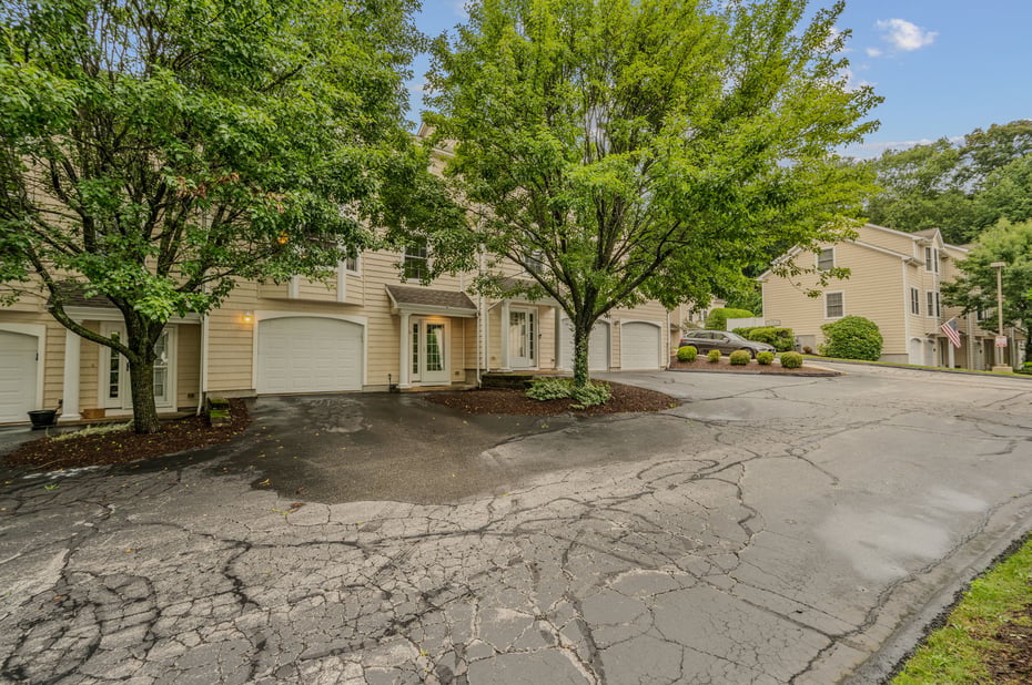 17 Parkwoods Drive #17 Photo 3