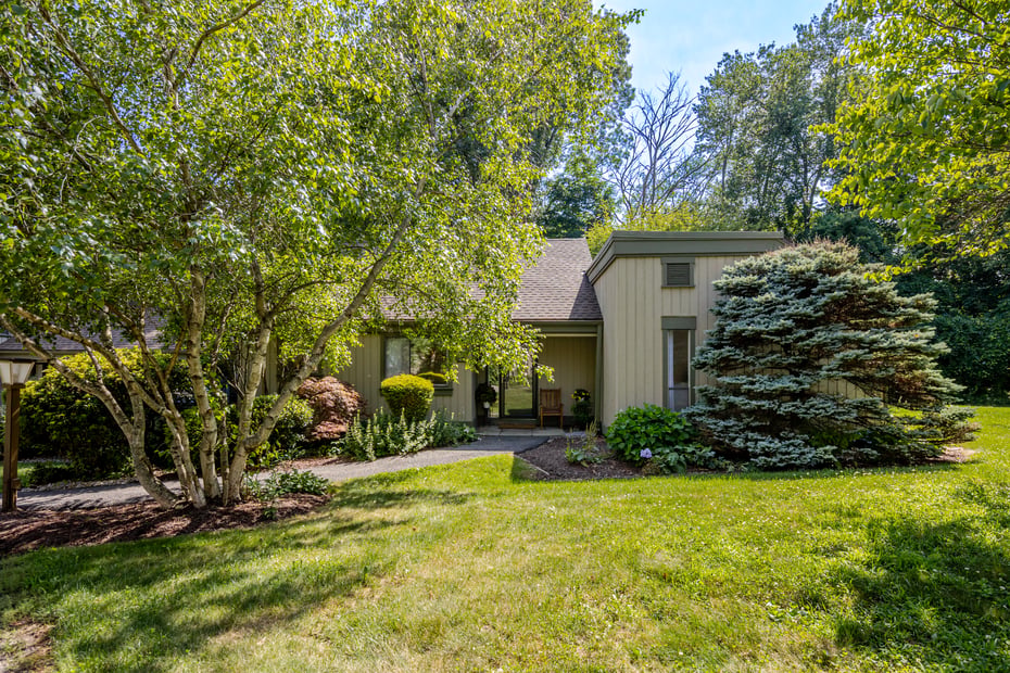 818 Heritage Village  #B Photo 1