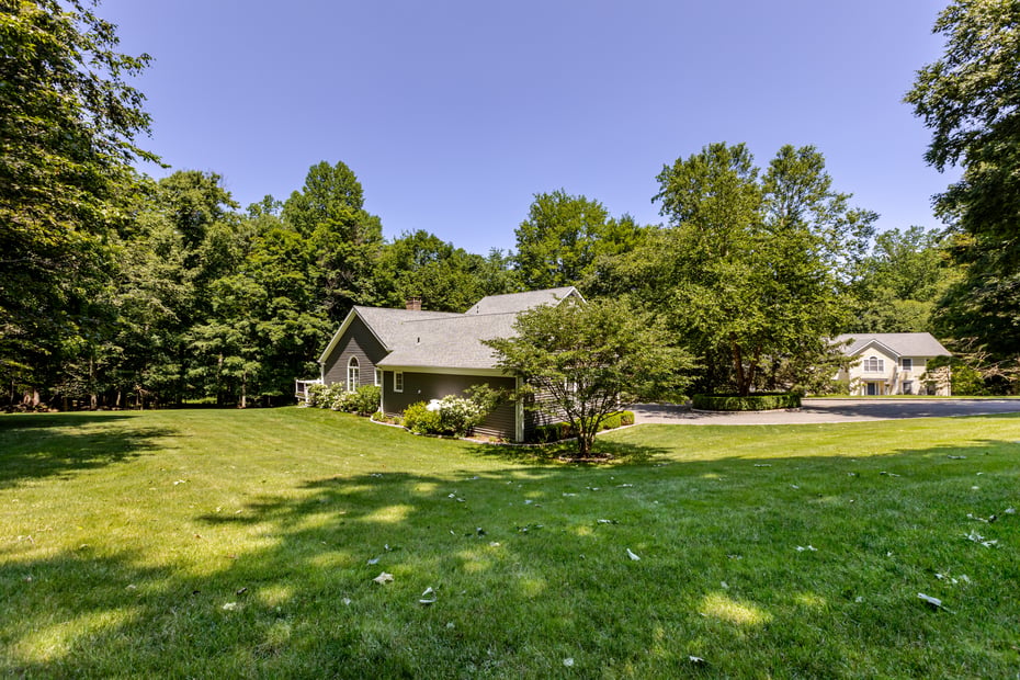 12 Lyndenwood Drive Photo 4