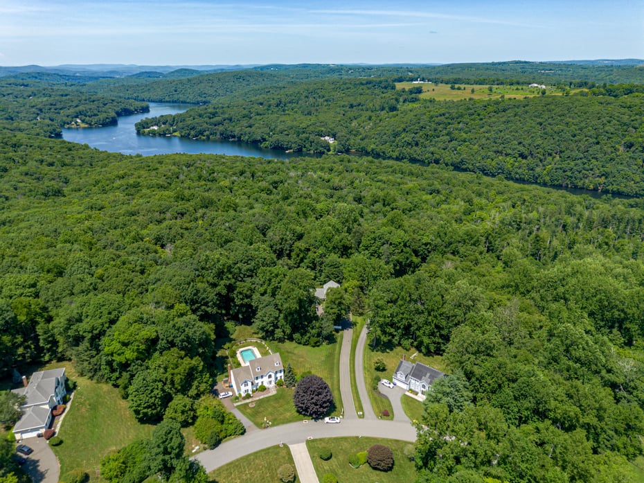 12 Lyndenwood Drive Photo 8