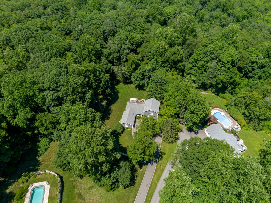 12 Lyndenwood Drive Photo 9