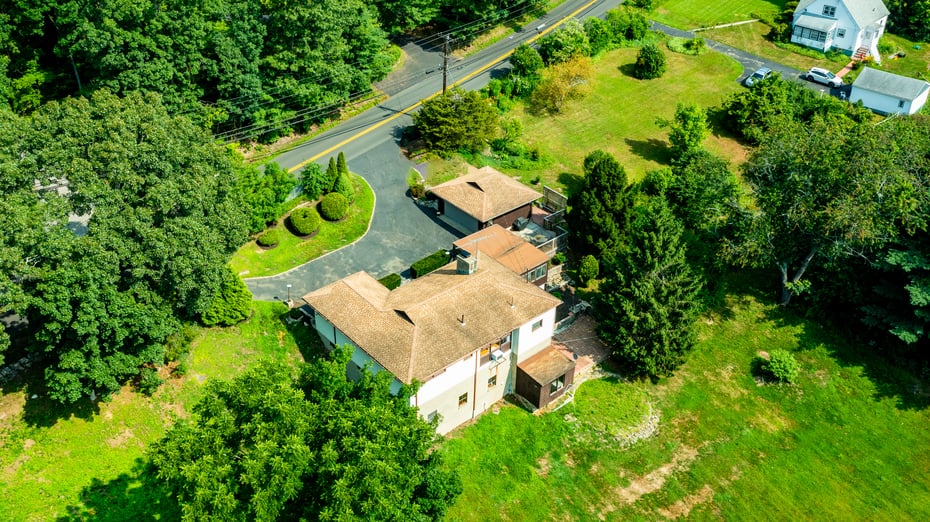 61 Soundview Avenue Photo 3