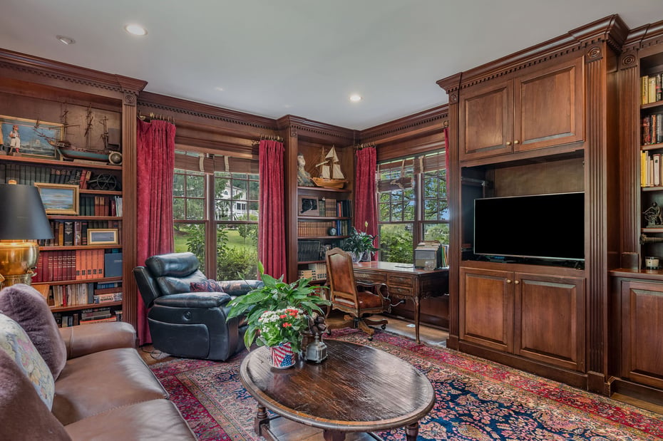 323 River Road Photo 11