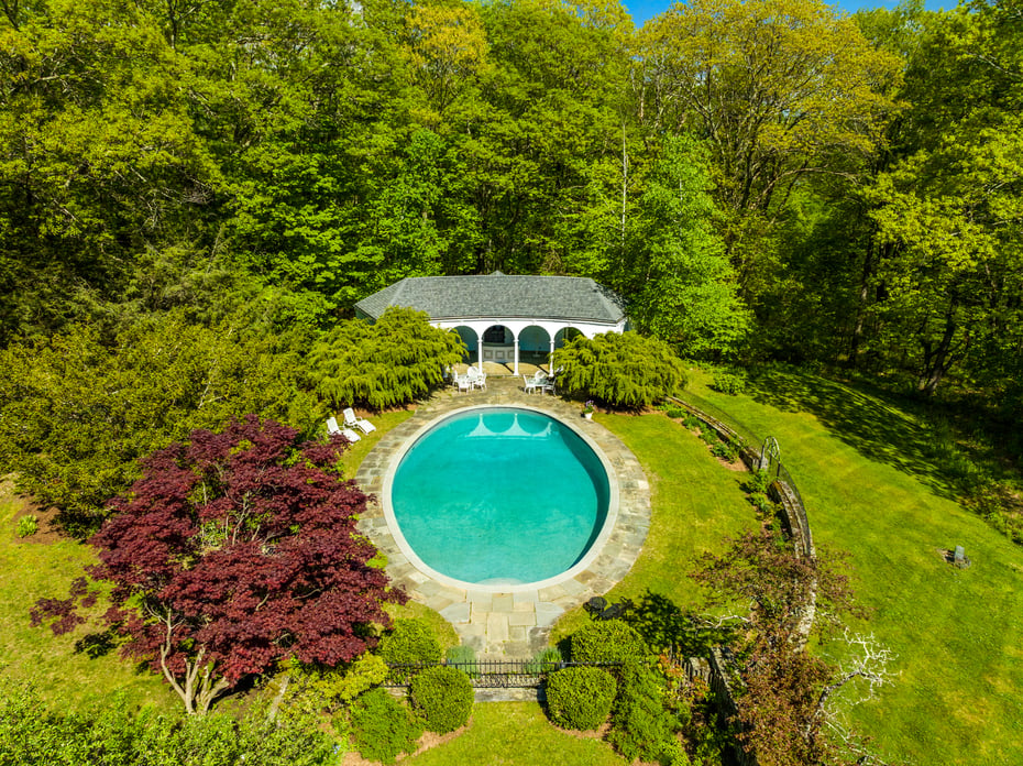 210 Doolittle Drive Photo 3