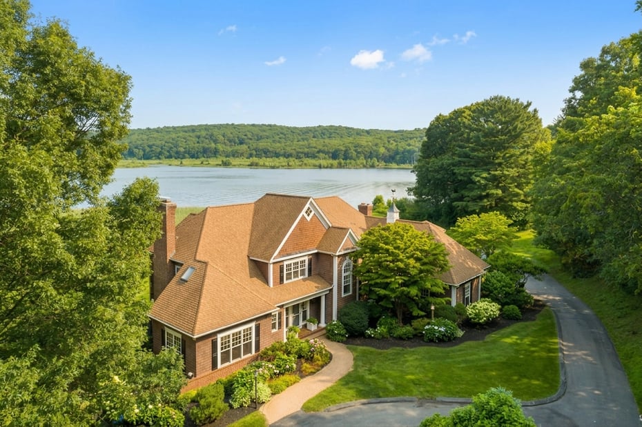 323 River Road Photo 1
