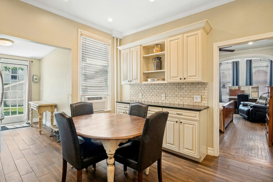 20 Waller Avenue Photo 17