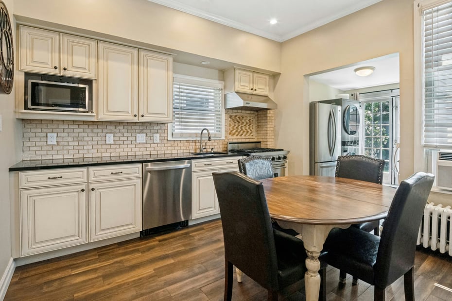 20 Waller Avenue Photo 18