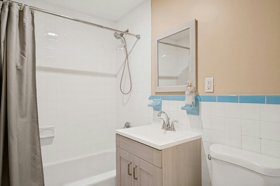 20 Waller Avenue Photo 36
