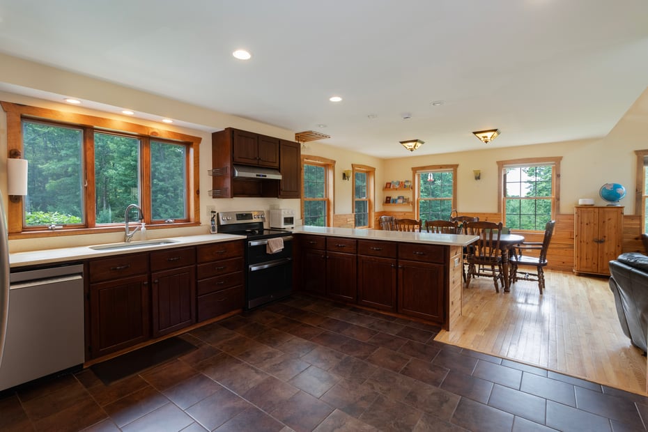13 Woodridge Drive Photo 5