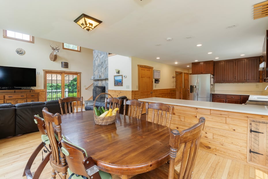 13 Woodridge Drive Photo 7