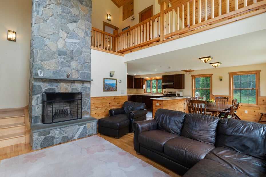 13 Woodridge Drive Photo 9