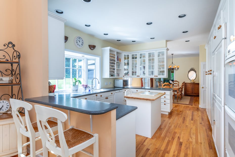 37 Woodruff Lane Photo 6
