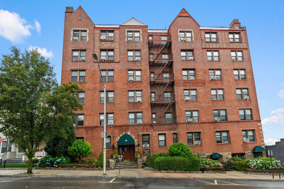 19 S Broadway  #4F Photo 1