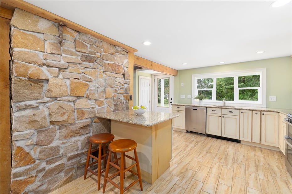 25 Willow Drive Photo 8