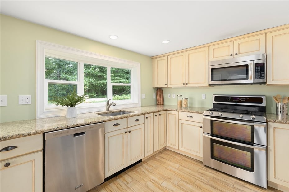 25 Willow Drive Photo 5