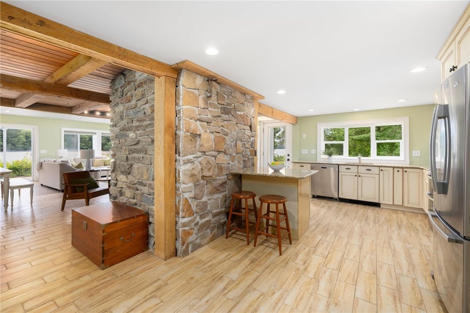 25 Willow Drive Photo 9