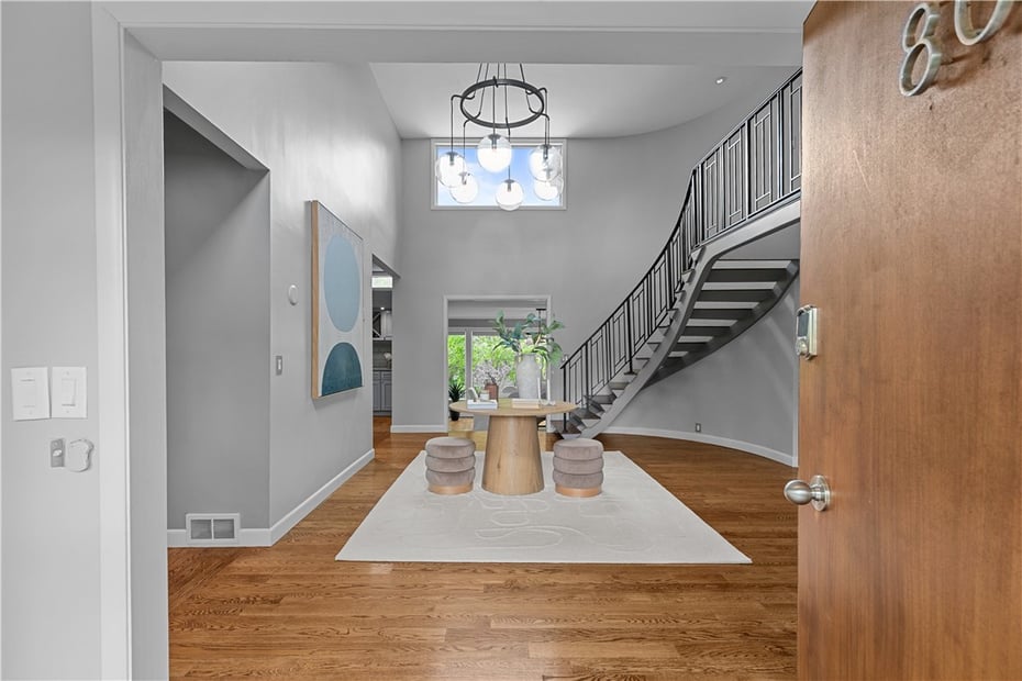 80 Clarendon Avenue Photo 5