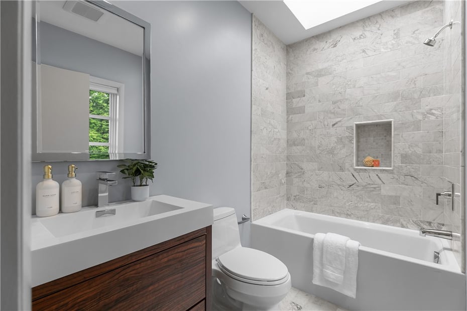 80 Clarendon Avenue Photo 24