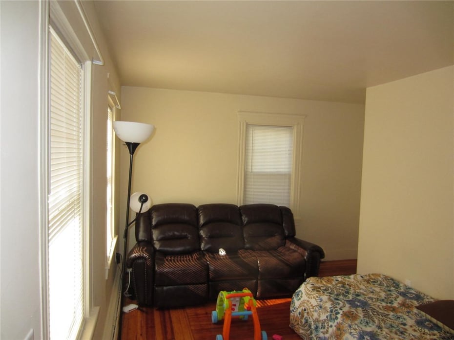 25 31 Moore Street Photo 8