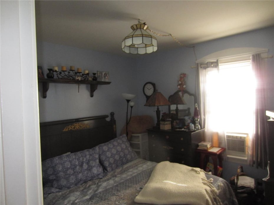 25 31 Moore Street Photo 26