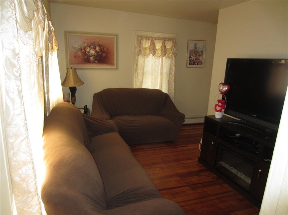 25 31 Moore Street Photo 11