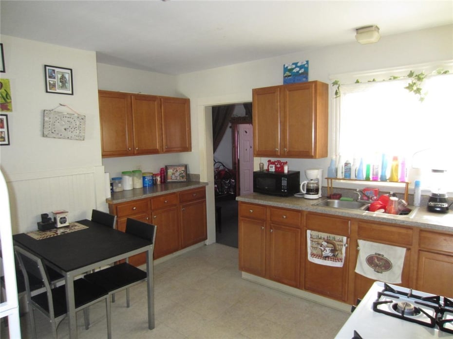 25 31 Moore Street Photo 37