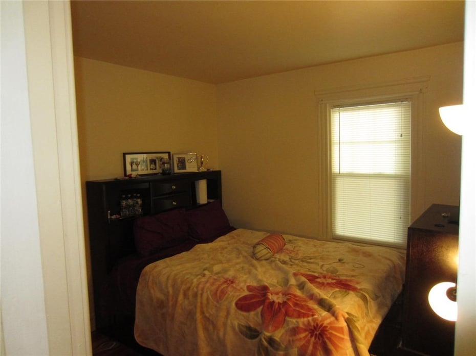 25 31 Moore Street Photo 6