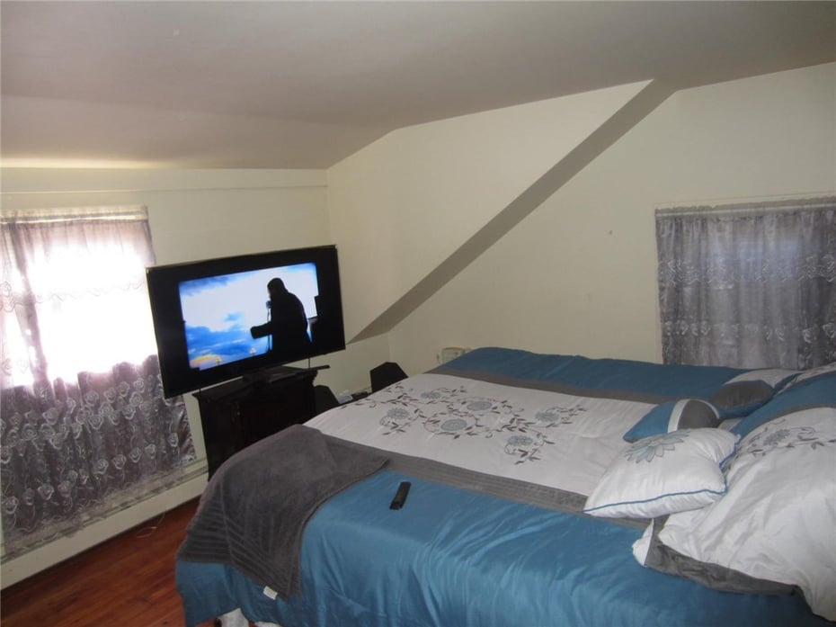 25 31 Moore Street Photo 20