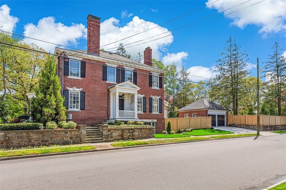 188 Blackstone Boulevard Photo 3