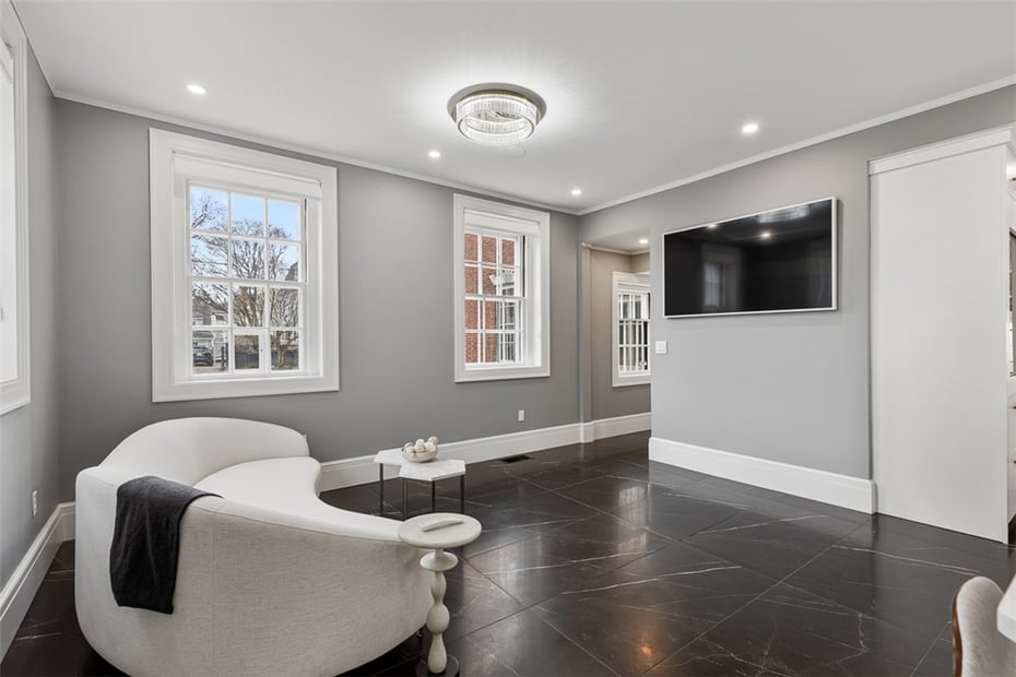 188 Blackstone Boulevard Photo 23