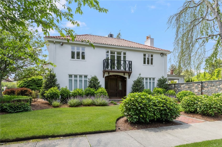 470 Blackstone Boulevard Photo 3