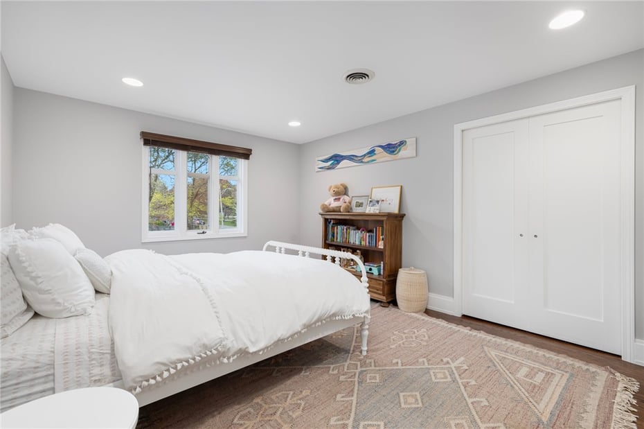 470 Blackstone Boulevard Photo 37
