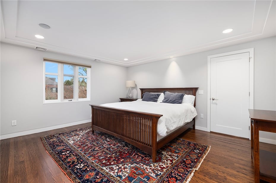 470 Blackstone Boulevard Photo 32