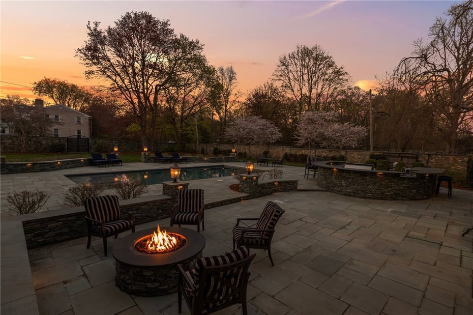 470 Blackstone Boulevard Photo 48