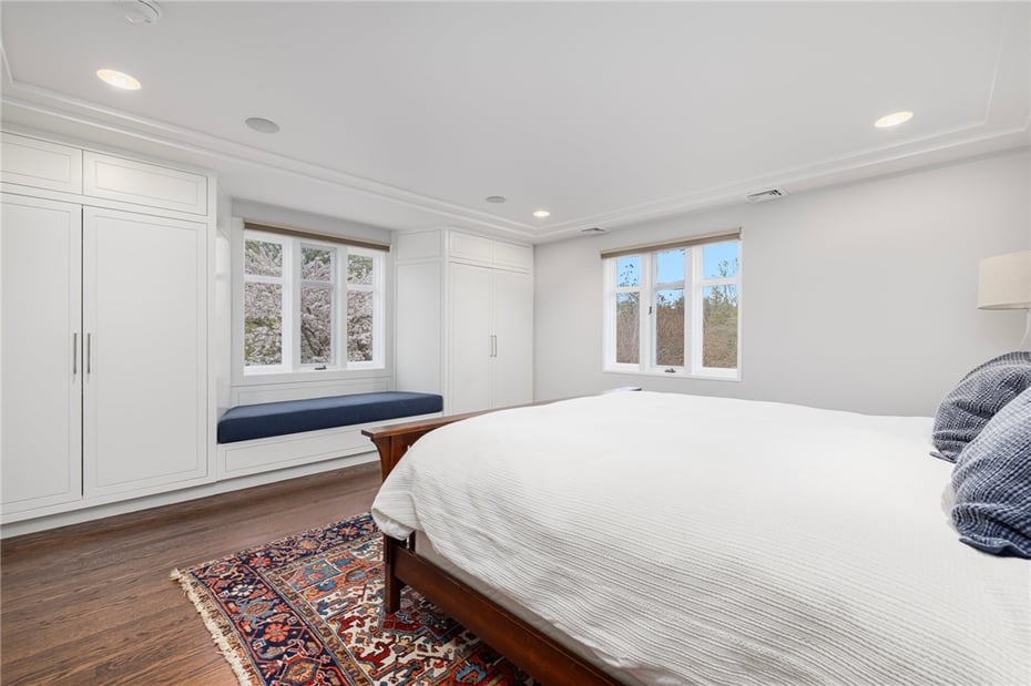 470 Blackstone Boulevard Photo 33