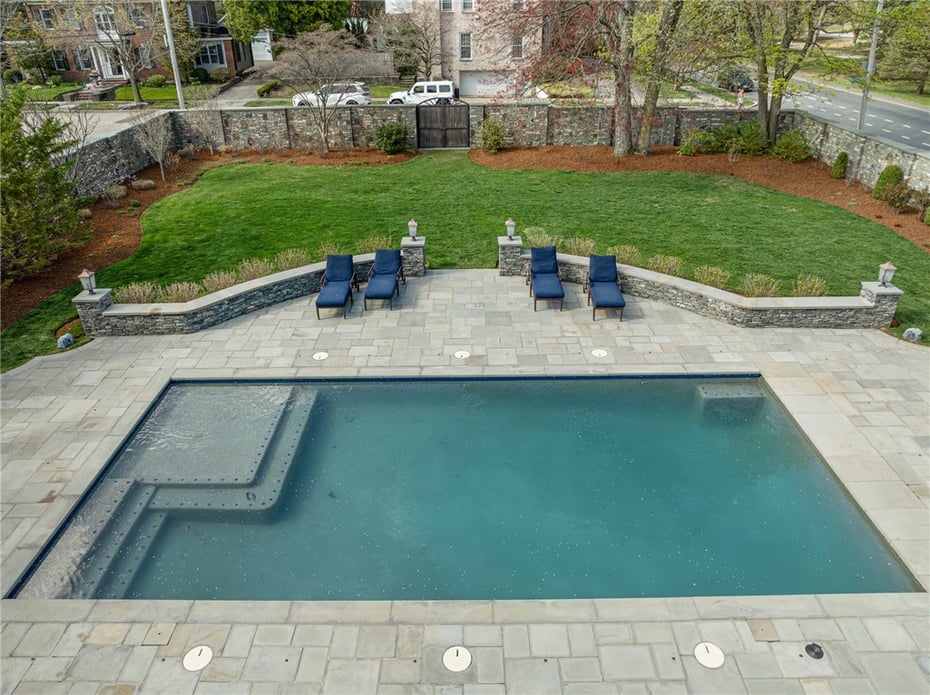 470 Blackstone Boulevard Photo 45
