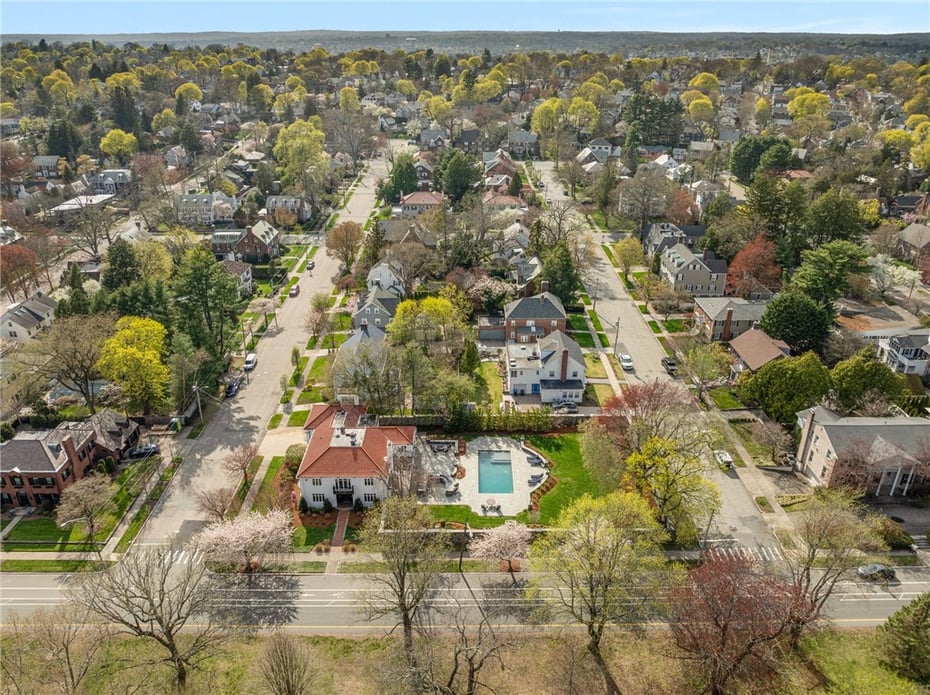 470 Blackstone Boulevard Photo 4