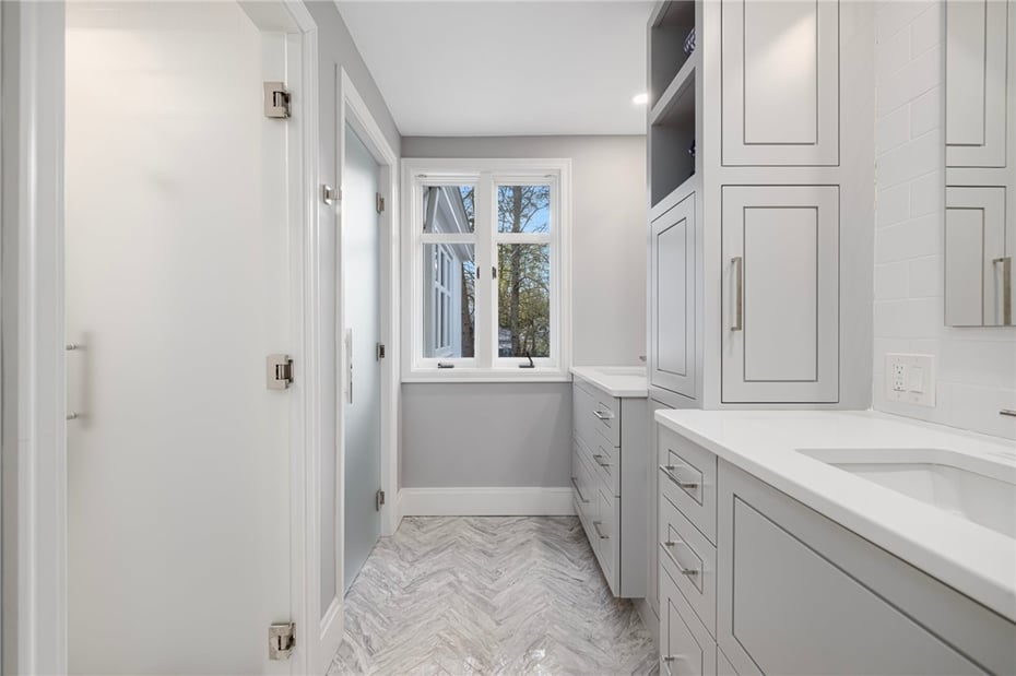 470 Blackstone Boulevard Photo 35