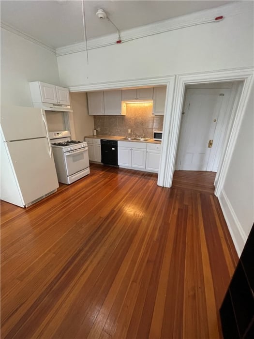 339 Thayer Street Photo 5