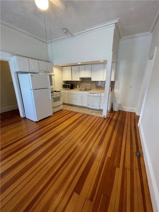 339 Thayer Street Photo 13