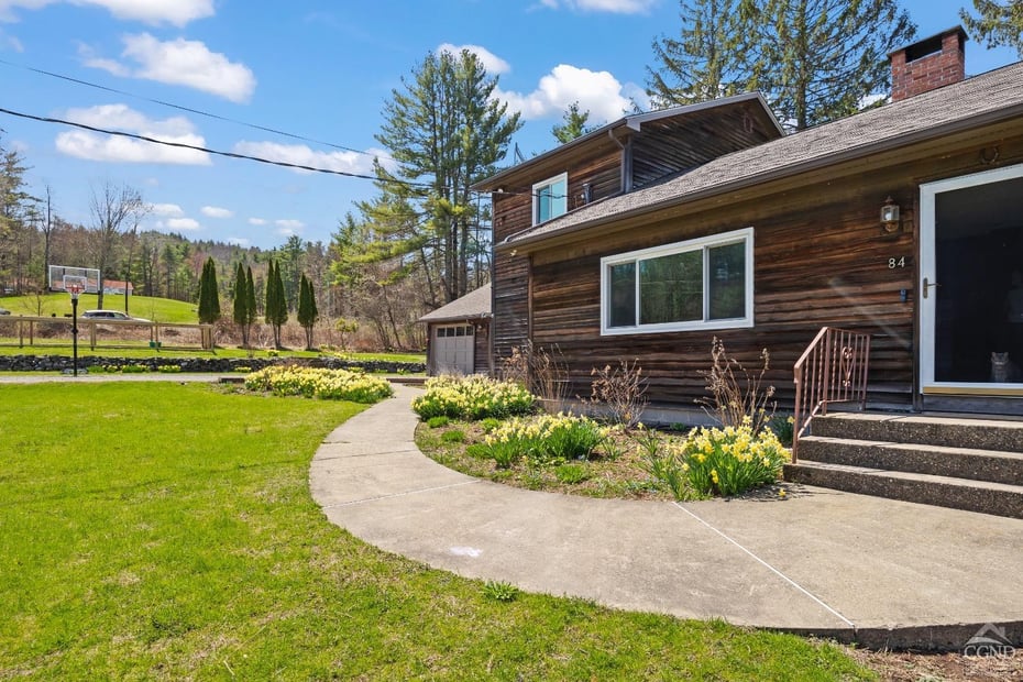 84 Hill Road Photo 18