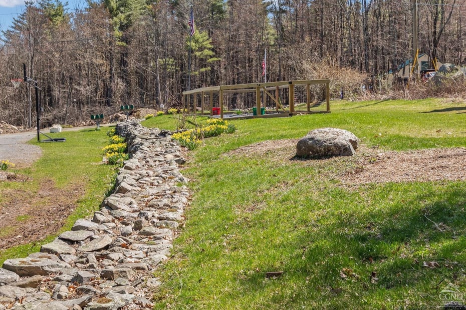 84 Hill Road Photo 20