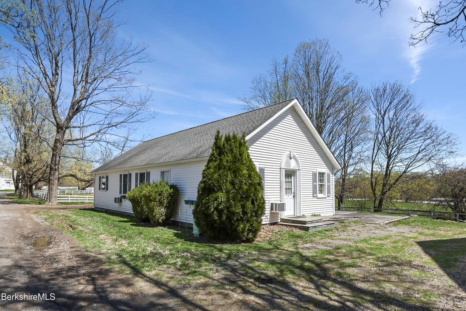 802 State Rd Photo 31
