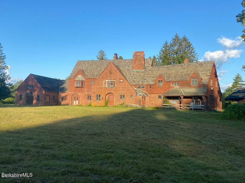 390 Tamaridge Rd Photo 17