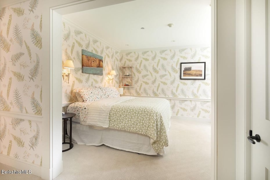 Alford Single Family Photo 36