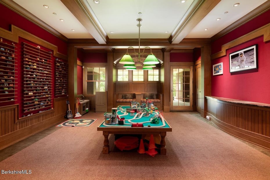 Alford Single Family Photo 44