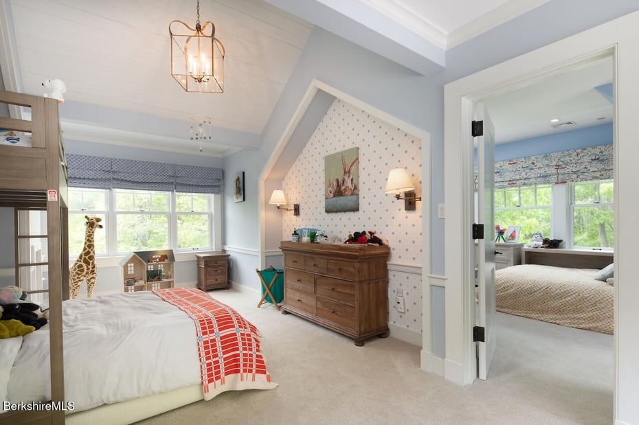 Alford Single Family Photo 39