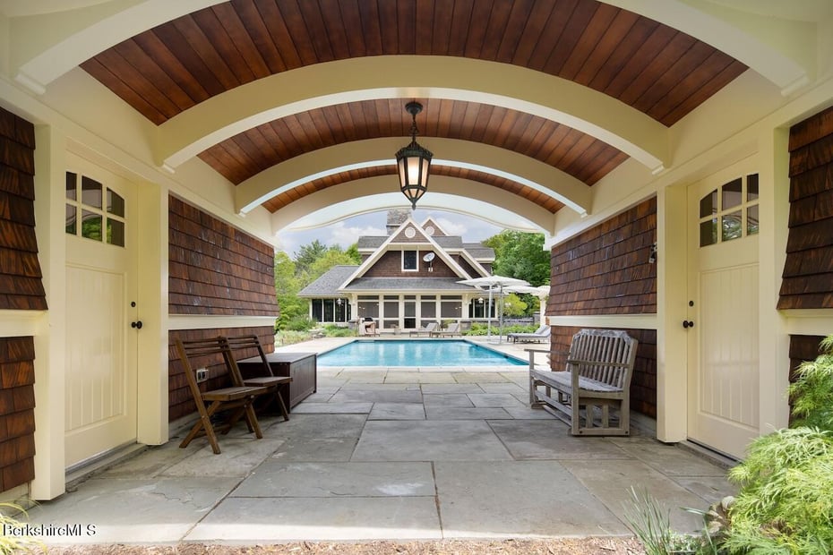 Alford Single Family Photo 18