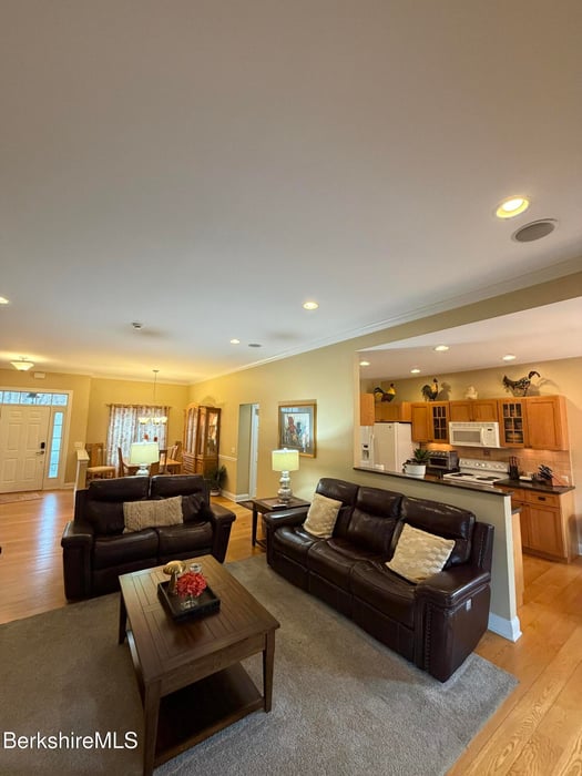 185 Pine Cone Ln Photo 4