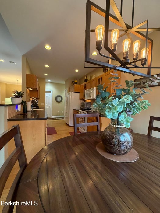 185 Pine Cone Ln Photo 9